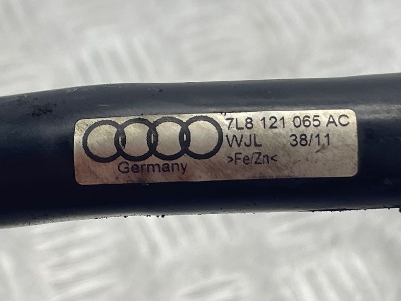 Трубопровід системи охолодження 7L8121065AC Audi Q7