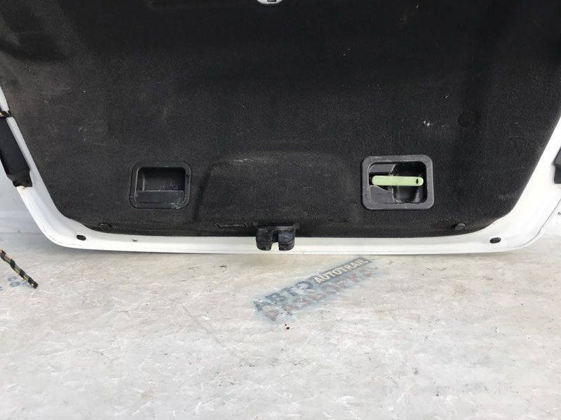 Кришка багажника 4H0827023L Audi S8
