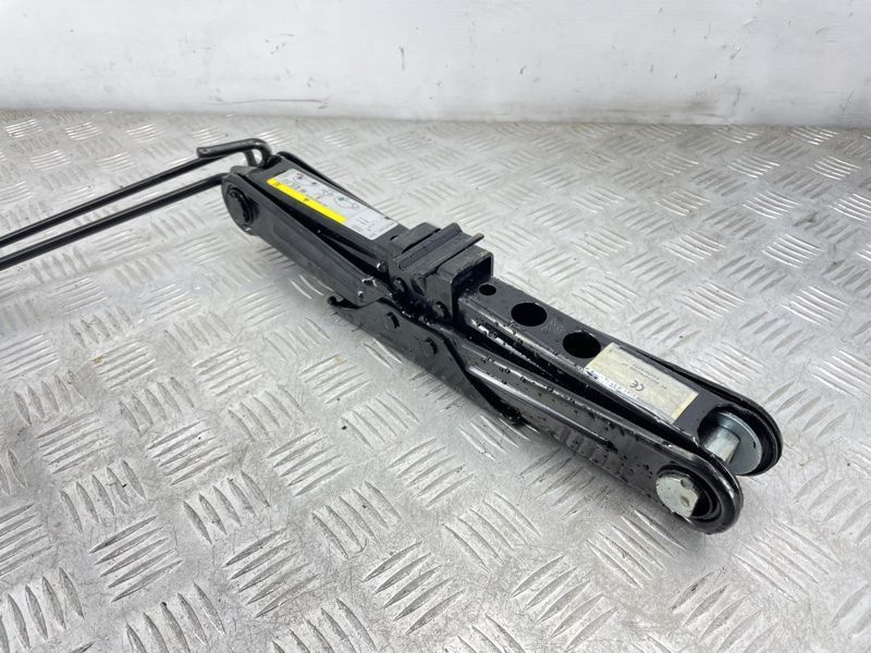 Домкрат 4K8011031 Audi A6