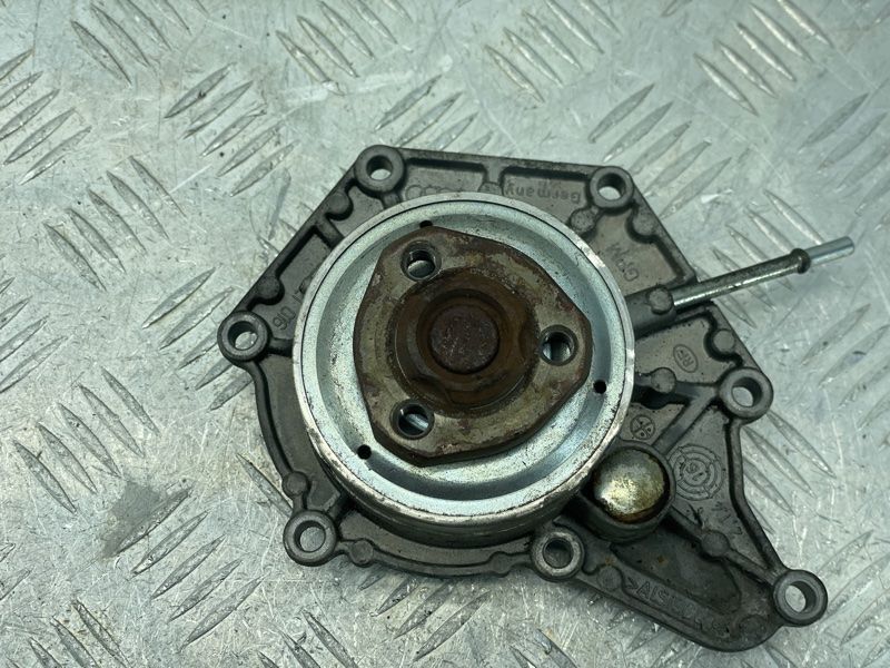 Помпа водяна 06E121016 Audi Q7