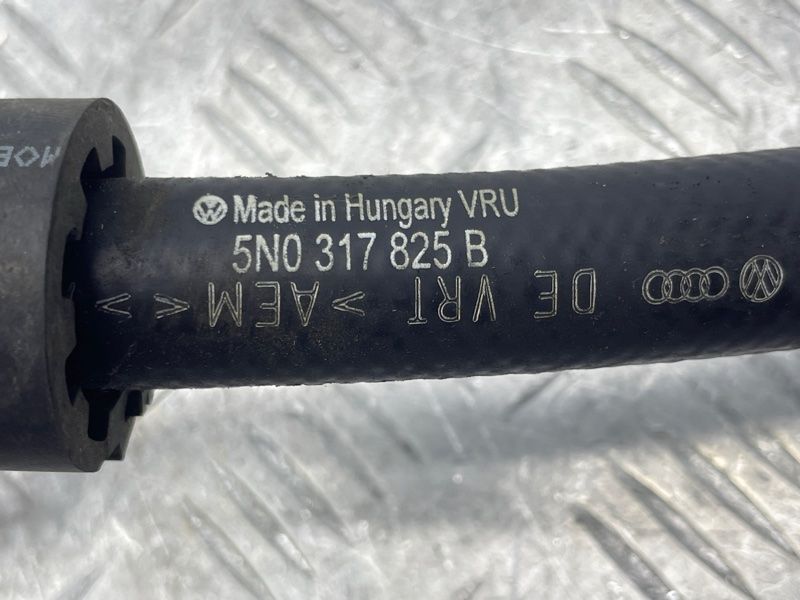 Трубка масляного радіатора АКПП 5N0317825B Volkswagen Tiguan